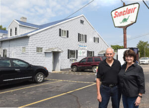 Landmark Jimmie's Place auctioning off bar items